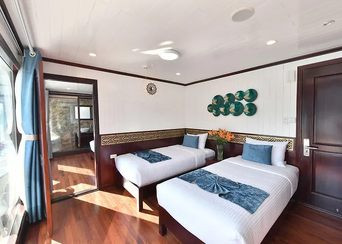 Sapphire Cruise Khách sạn