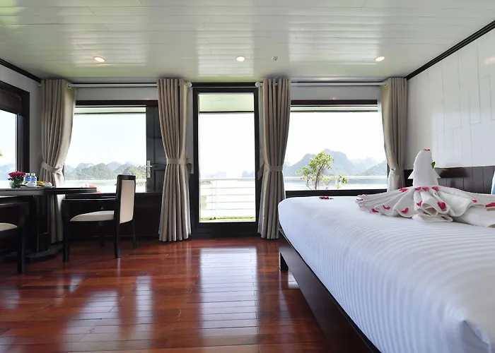 Sapphire Cruise Khách sạn Hạ Long