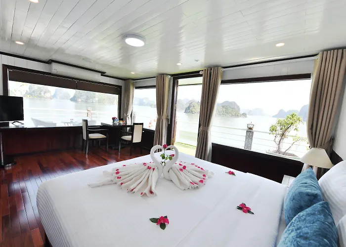 Sapphire Cruise Khách sạn 4*