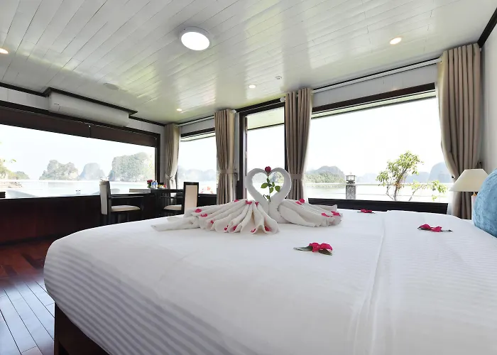 Sapphire Cruise Khách sạn Hạ Long