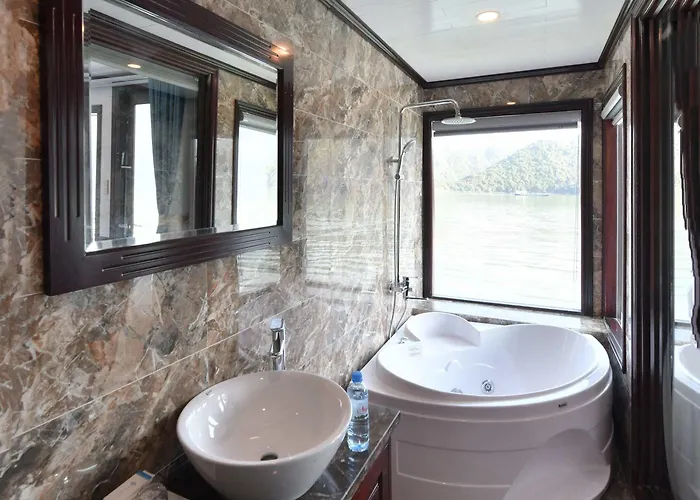 Khách sạn Sapphire Cruise 4*