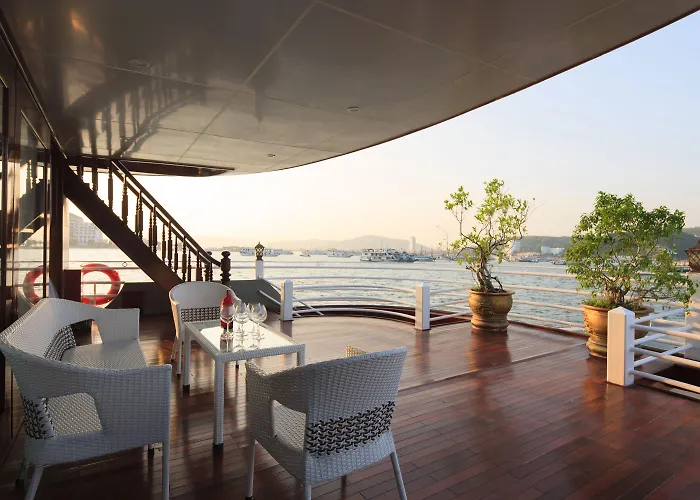 Sapphire Cruise Khách sạn 4*