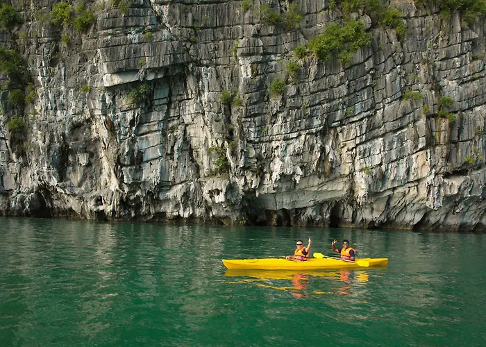 Khách sạn Sapphire Cruise 4*