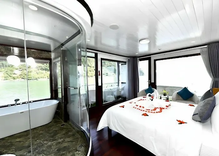 Sapphire Cruise Hotel 4*