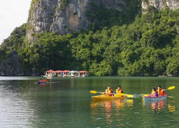 Khách sạn Sapphire Cruise