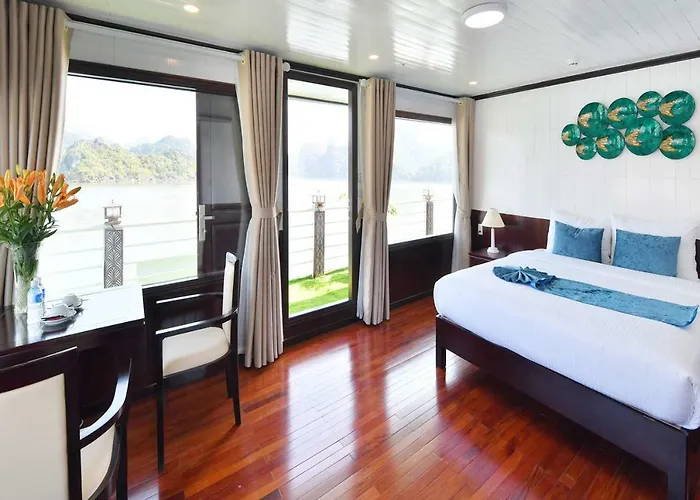 Sapphire Cruise Hạ Long