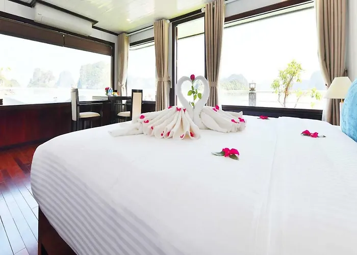 Sapphire Cruise Hạ Long