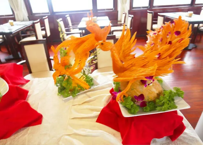 Sapphire Cruise Khách sạn Hạ Long